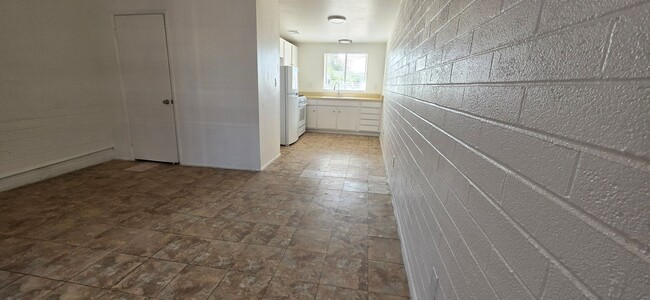 Building Photo - 2750 N Balboa Ave