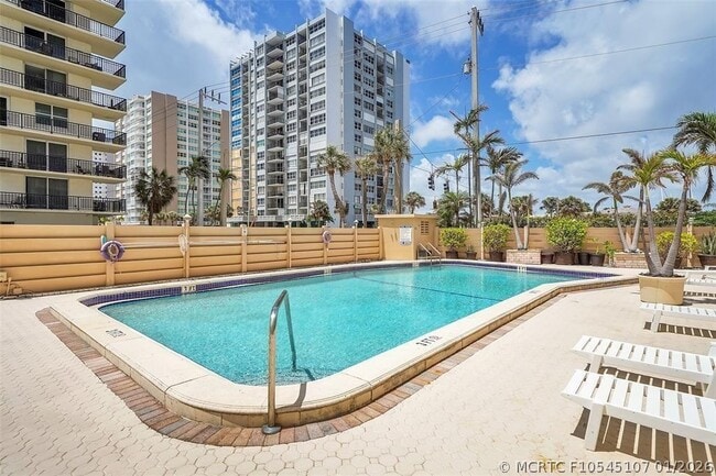 Building Photo - 1401 S Ocean Dr