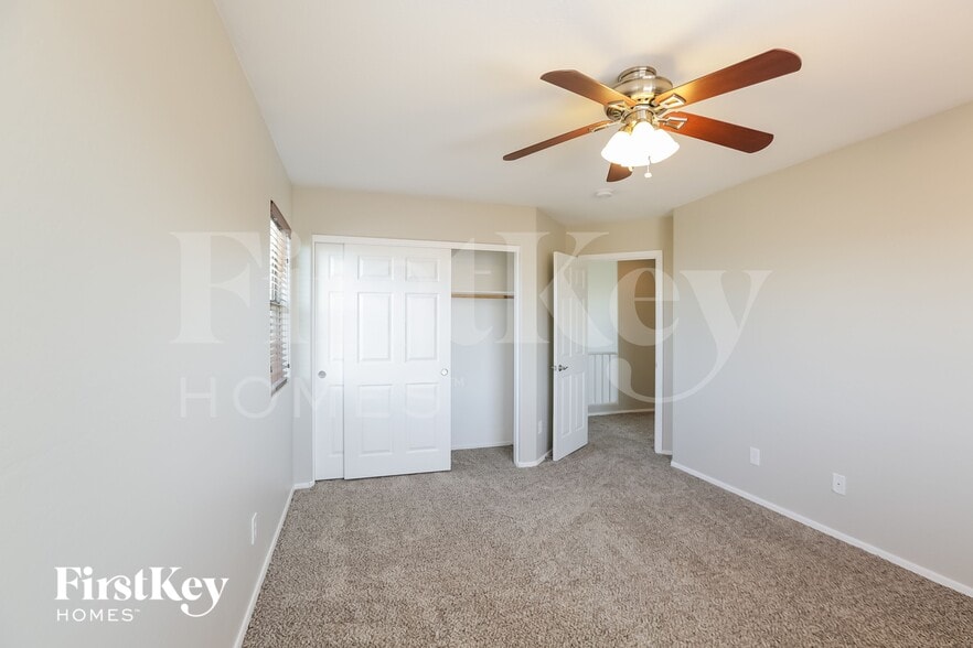 Building Photo - 2639 W Tamarisk Ave