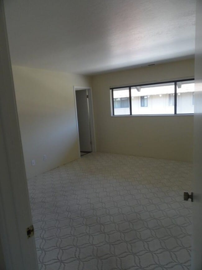 Building Photo - Carmel Valley Condo