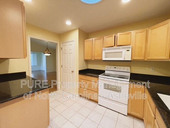 Building Photo - 15 Spring Village Ln