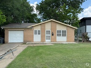 Building Photo - Updated 3 Bedroom in North Tulsa!