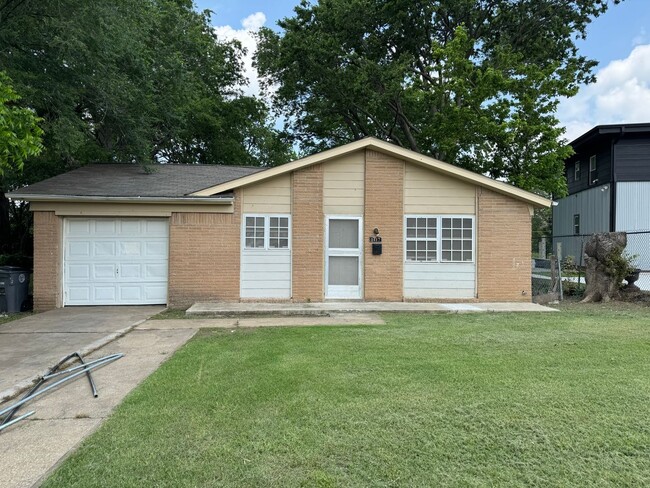 Primary Photo - Updated 3 Bedroom in North Tulsa!