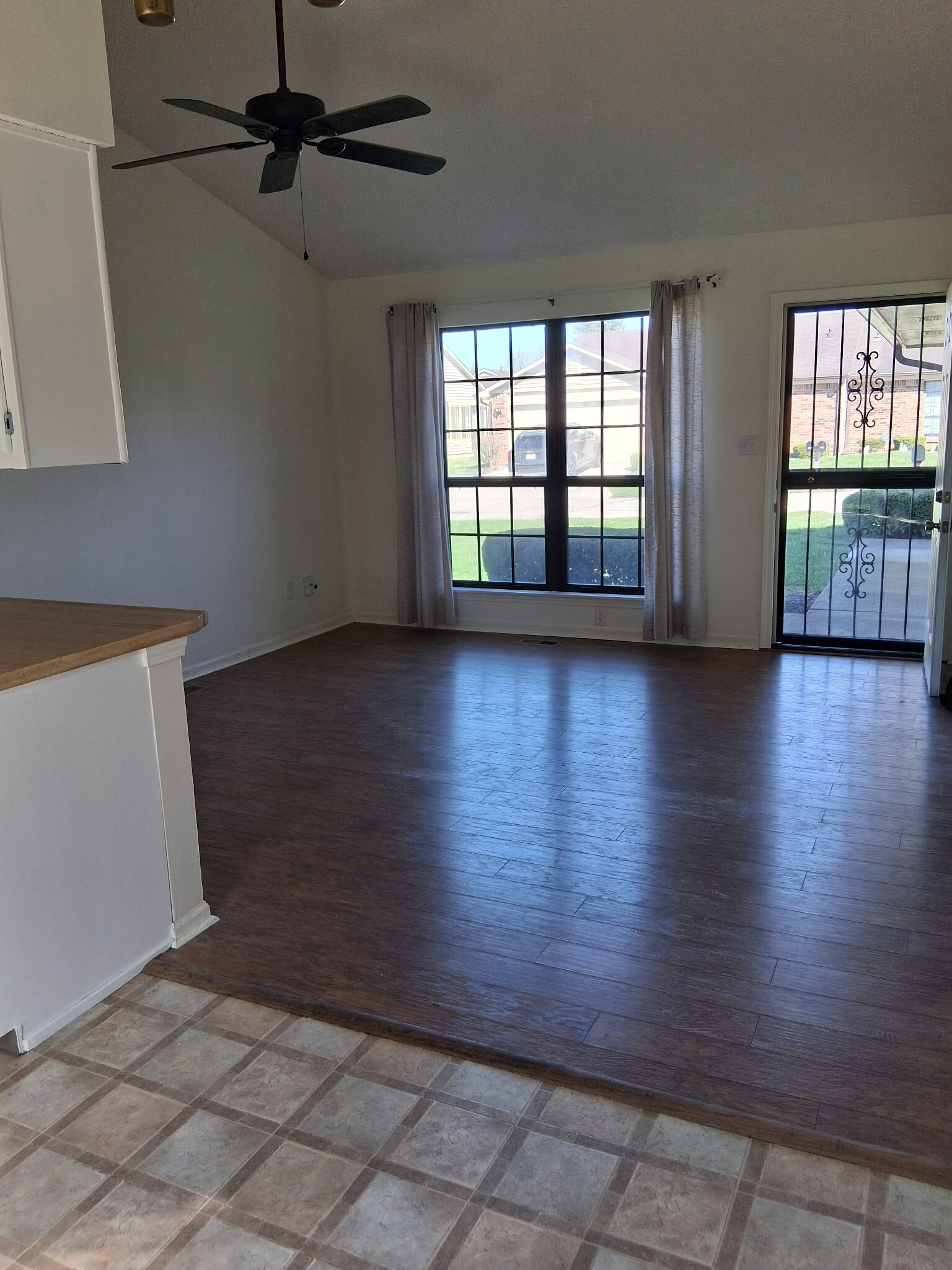 Building Photo - 1858 Queensbridge Cir