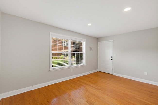 Building Photo - 1240 Fairmont Ave