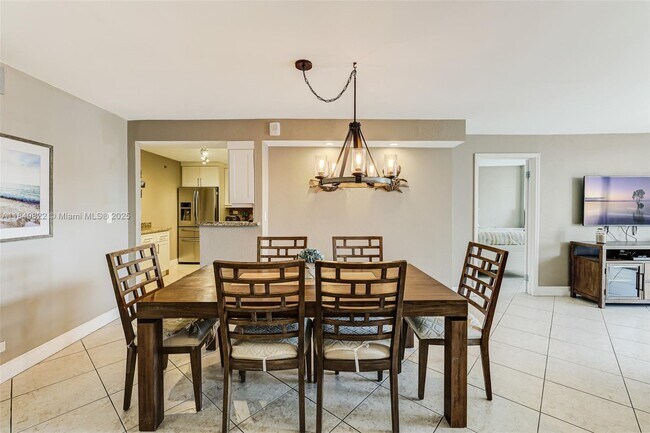 Building Photo - 6039 Collins Ave