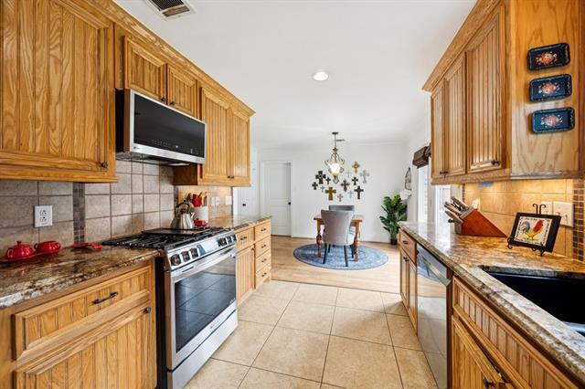 Building Photo - 9819 Edgecove Dr