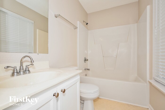 Building Photo - 3784 Stayman Dr