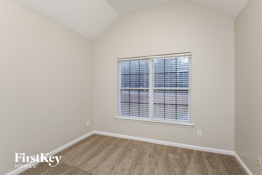 Building Photo - 9435 Waldrip Rd