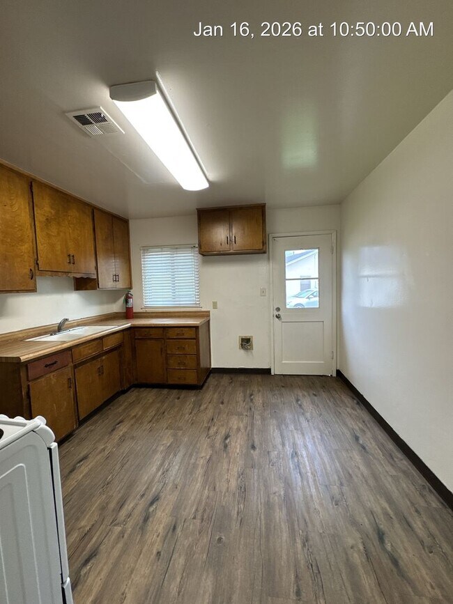 Building Photo - 2669