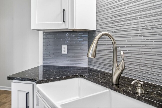 Building Photo - 7367 Heathermoore Loop