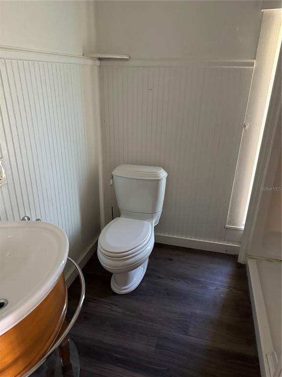 Building Photo - 7306 Earlwood Ave