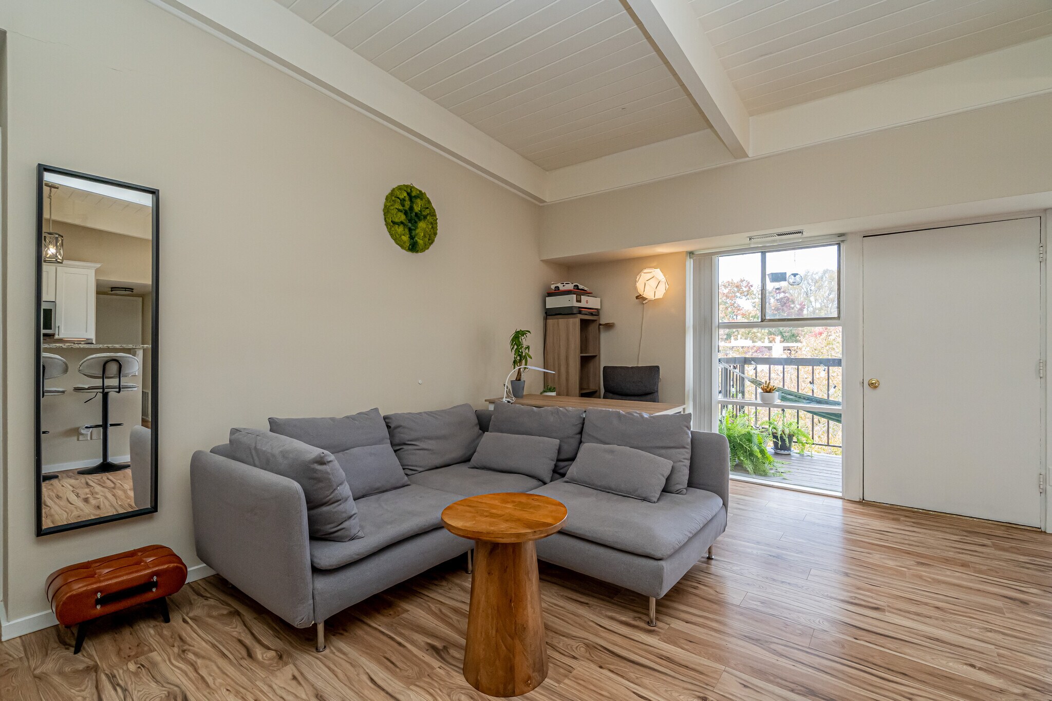 Building Photo - 4965 Americana Dr