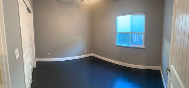 Building Photo - WOULD YOU LIKE TO CONTROL YOUR PG&E BILL AS A RENTER? MOVE-IN SPECIAL- $400 OFF OF THE 1ST MONTHS...