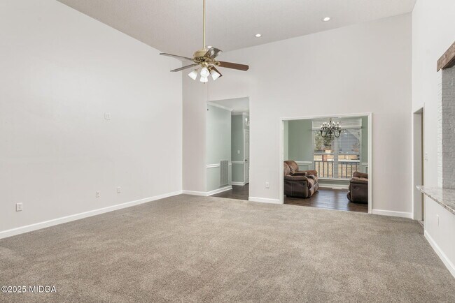 Building Photo - 108 Van Dyke Cove