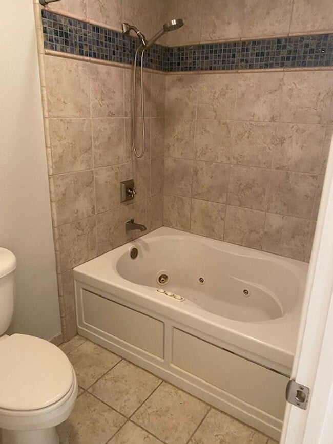 Building Photo - AVAILABLE NOW! Beautiful 2 Bedroom 2 Bath Condo in Citrus Heights!!!