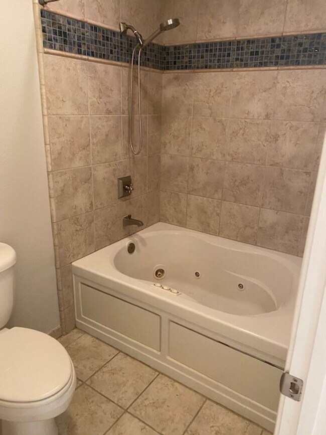 Building Photo - COMING SOON! Beautiful 2 Bedroom 2 Bath Co...