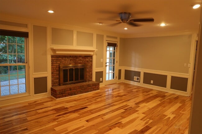 Building Photo - 3809 Allenhurst Dr