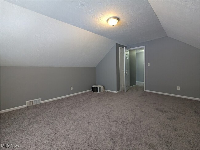 Building Photo - 16401 Home Ave