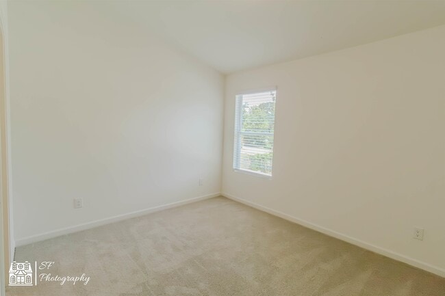 Building Photo - 151 Crescent Wy