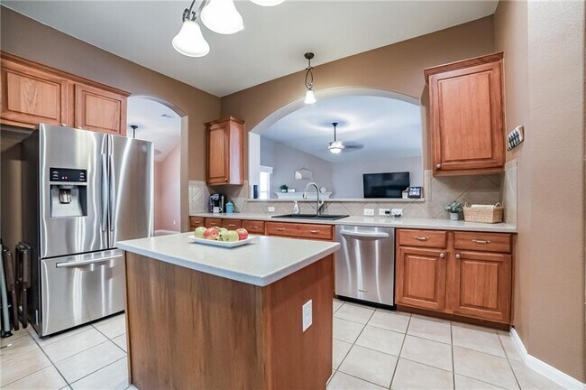 Building Photo - 1203 Calistoga Dr