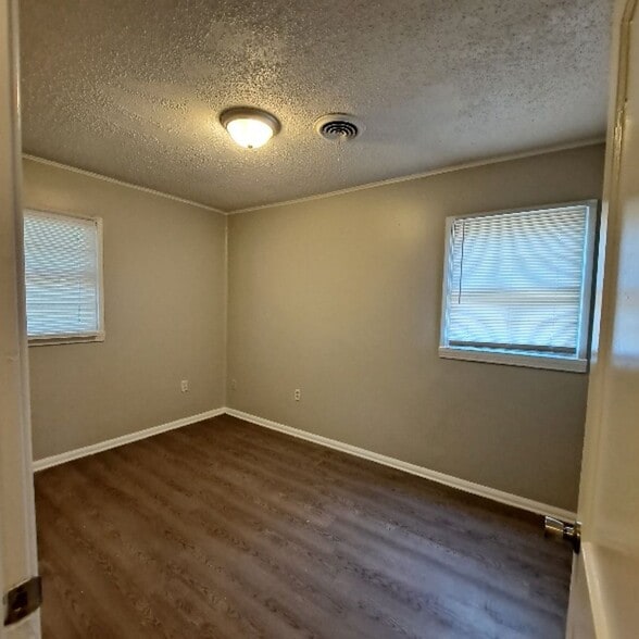 Building Photo - 837 Carrolton Rd