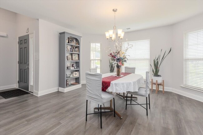 Building Photo - 5961 Uselton Dr