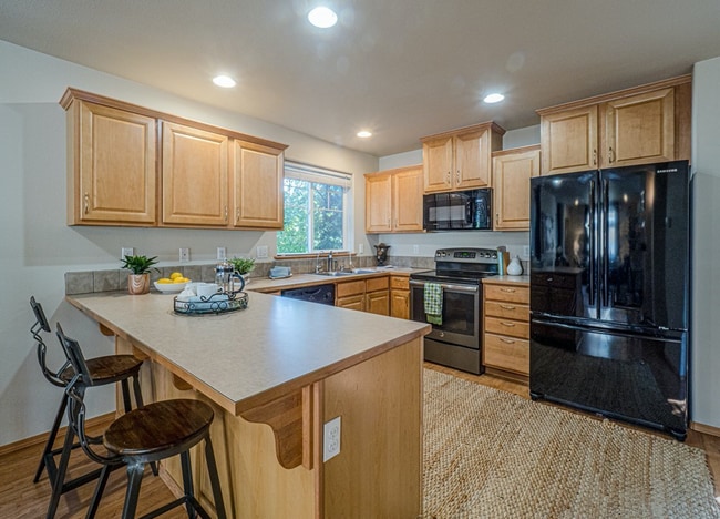 Building Photo - Bright and Modern 3bed Home in Perfect Location