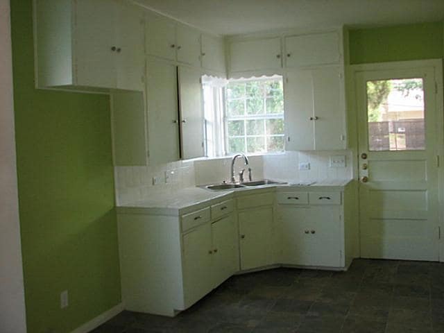Building Photo - 7414 Robin Rd