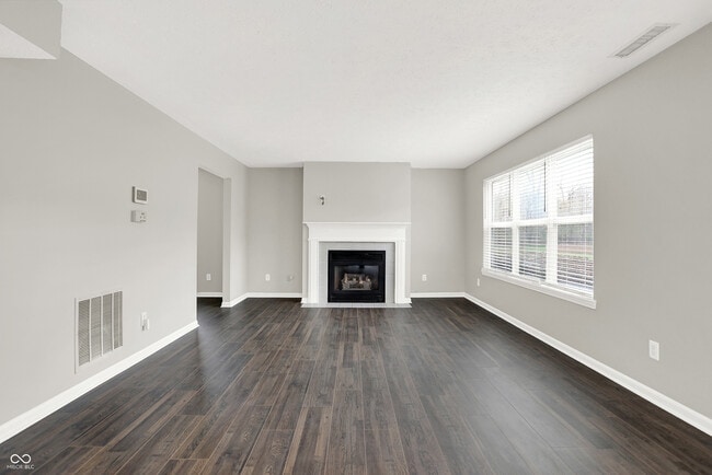 Building Photo - 5761 Cantigny Way S