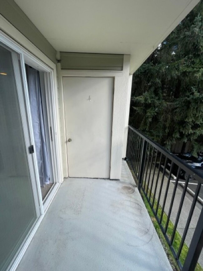 Building Photo - Warm and Cozy 2 bedroom Condo for Rent in ...