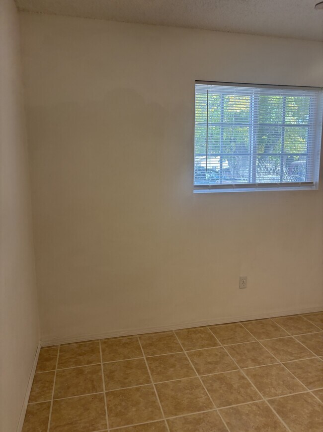 Building Photo - 1143 De Vargas Ct