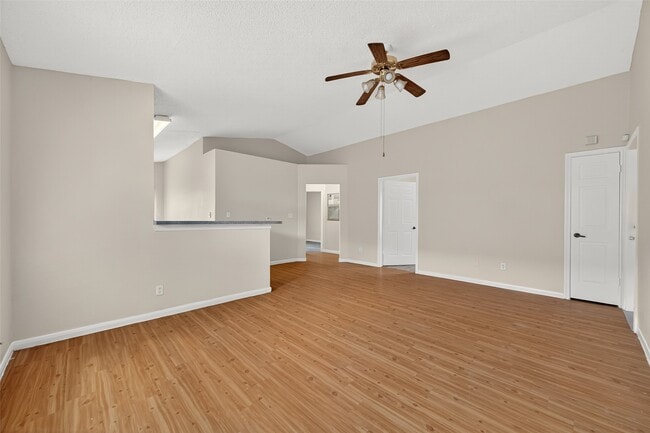 Building Photo - 15715 Ridgegate Rd