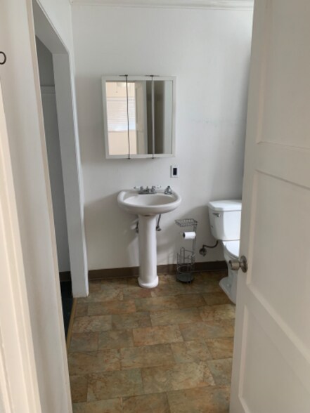 Building Photo - 218 Bella Vista Rd