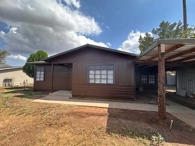 Building Photo - 3805 Highland Dr