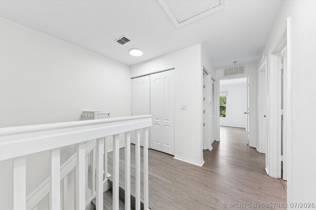 Building Photo - 402 Seminole Palms Dr