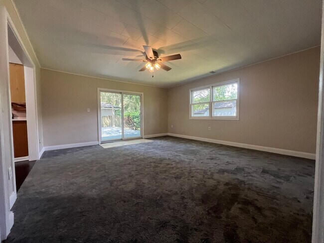 Building Photo - 16260 W Arlington Dr