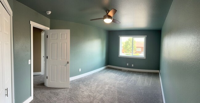 Building Photo - 5 bedroom in Briarwood - Water/Sewer/Trash PAID