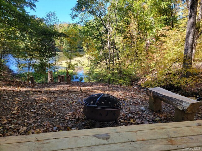 Building Photo - 461 NY-199