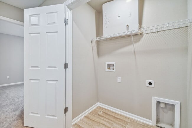 Building Photo - 9798 Fiddleback Ln