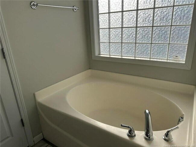 Building Photo - 115 Mckinley Dr