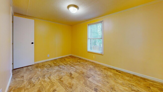 Building Photo - 4120 Glenola Dr