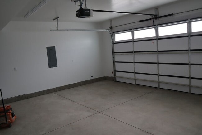 Building Photo - Custom Build in Downtown CDA!