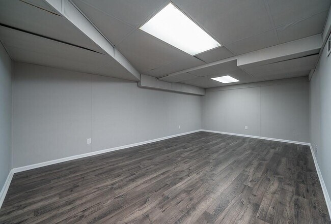 Building Photo - 4079 Dunnington Dr