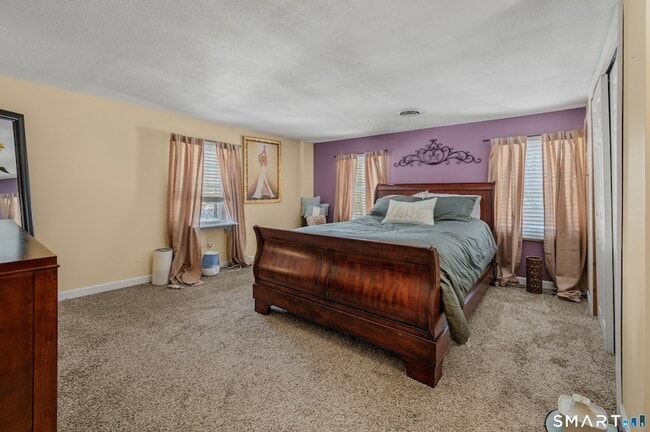 Building Photo - 349 Naubuc Ave