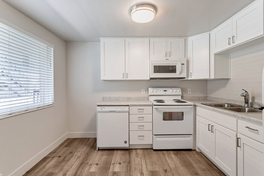 Building Photo - 2115 E 3300 S