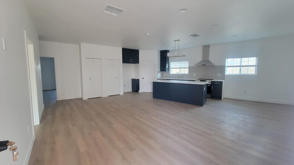 living room/kitchen - 14865 Grayville Dr