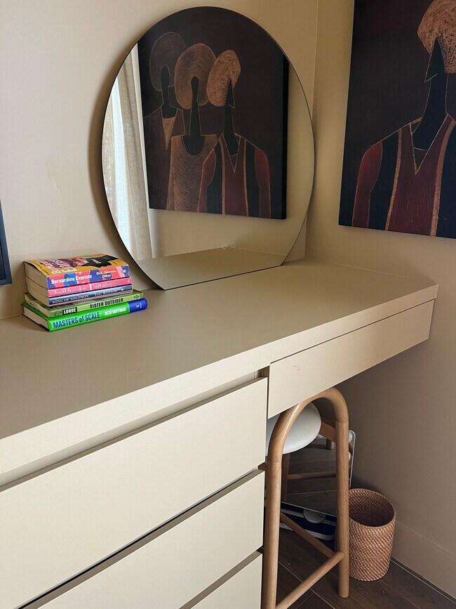 Building Photo - 864 Madison St