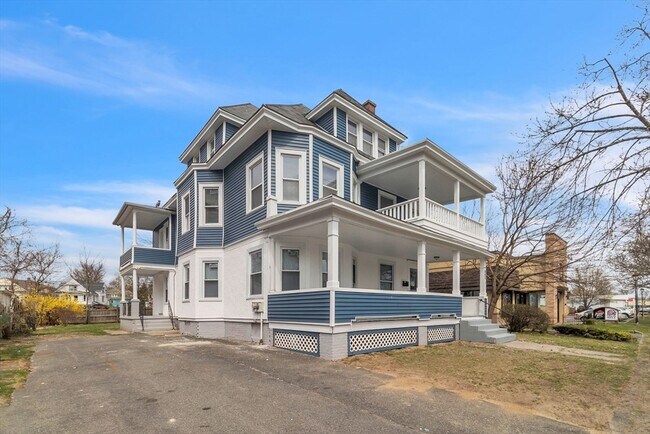 Building Photo - 440 Sumner Ave