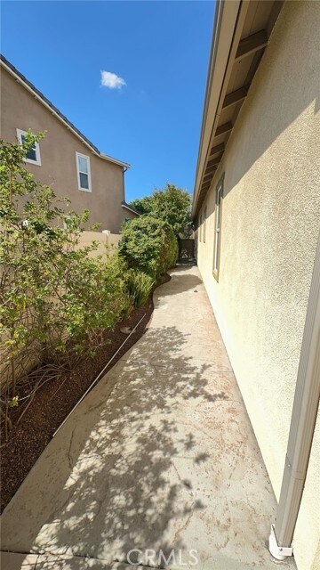 Building Photo - 25863 Prospector Ct